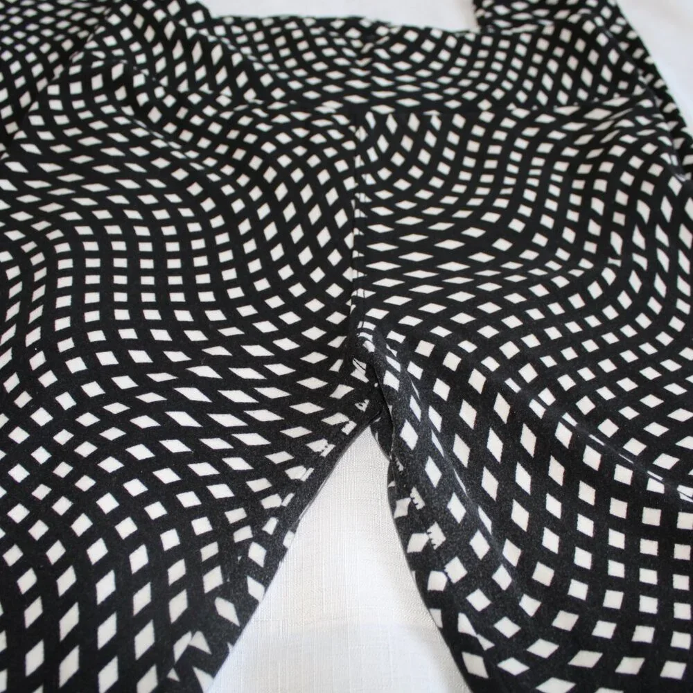 LuLaRoe LLR Leggings One Size OS Black With White Diamond Shapes
